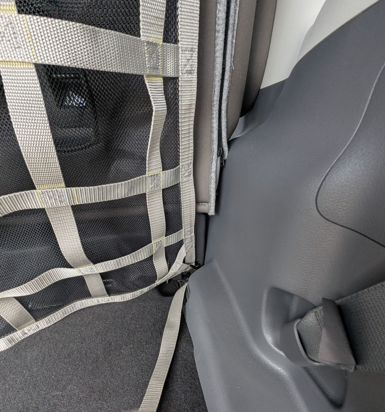 2011 - 2020 Toyota Sienna Behind 2nd Row Seats Rear Barrier Divider Net-Raingler