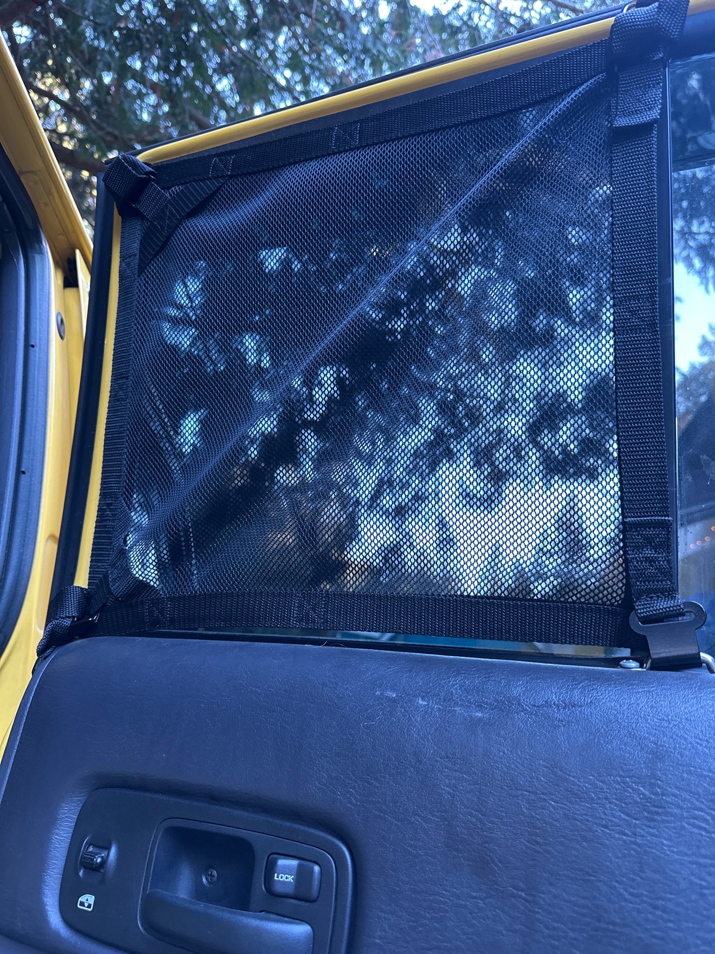 CLEARANCE 1984 - 2001 Jeep Cherokee XJ 4 door Window Screen - Single-Raingler